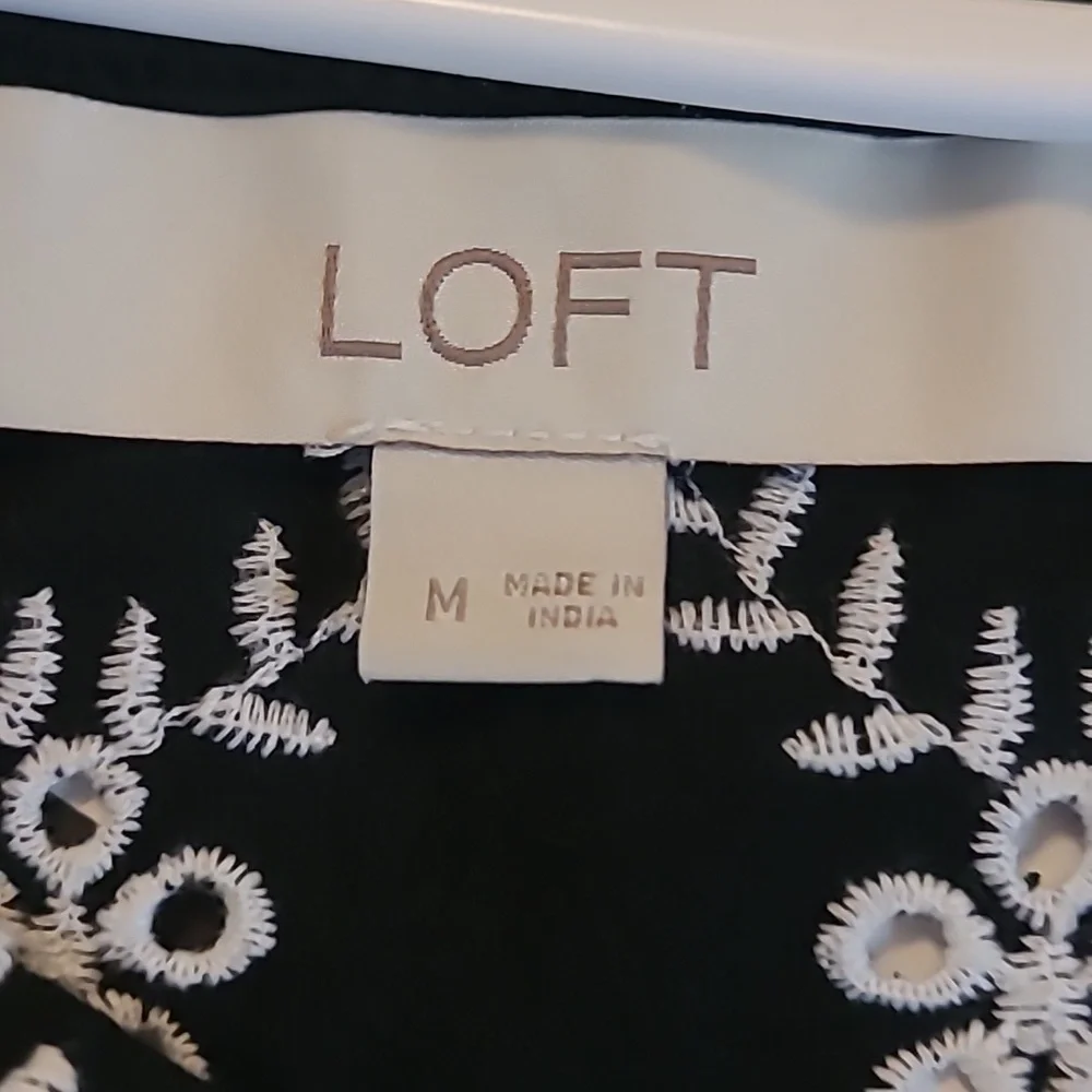 LOFT Black and White Smocked Puff Sleeve‎ Blousefor women zise m good condition